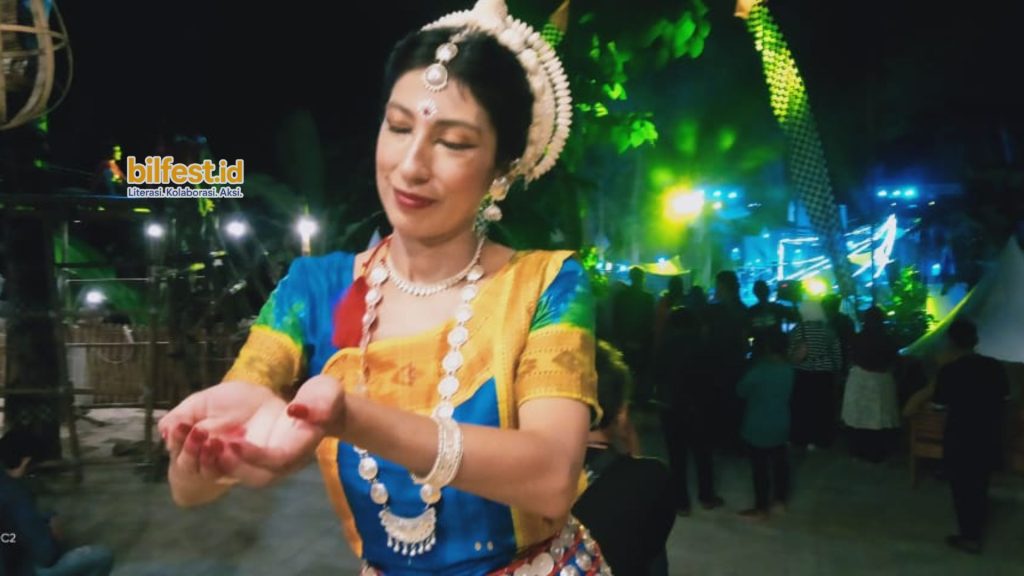 Penari Asal Meksiko Tampil di Malam Pertama Bisik Serayu Festival 2025