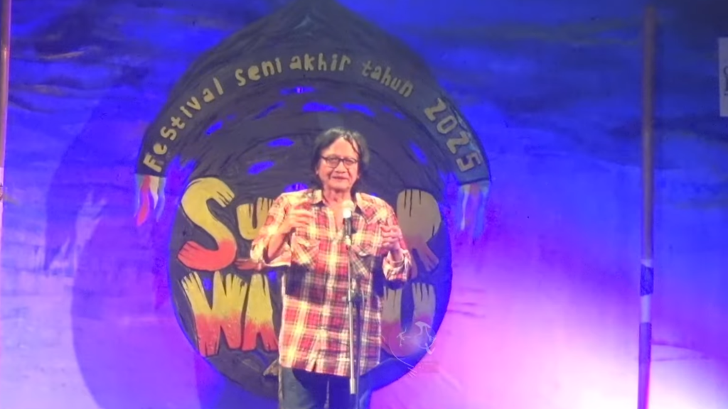 Penyair Acep Zamzam Noor Sindir Ridwan Kamil hingga Wakilnya, Saat Launcing Antologi Puisi Syukur Waktu