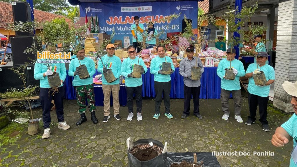 Semarak Puncak Milad ke-113 Muhammadiyah, PCM Pekuncen Gelar Jalan Sehat di Tumiyang