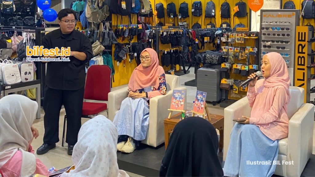 Pengunjung Ramaikan Gramedia Rita Super Mall saat Peluncuran Buku Catatan Belle