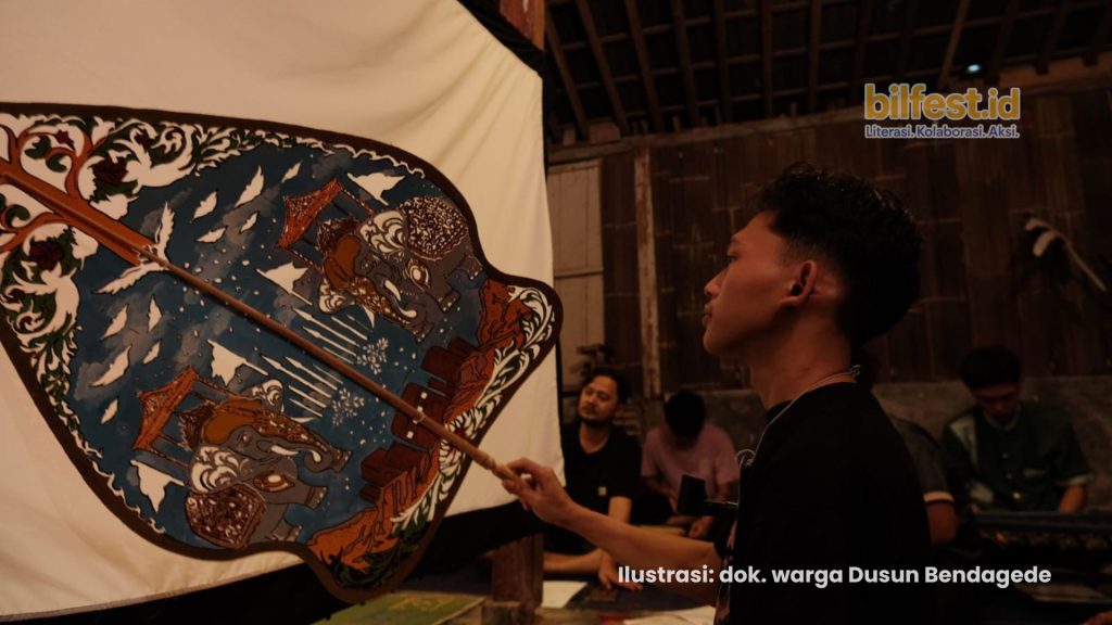 Komunitas Warga di Dusun Bendagede Cilacap Kolaborasikan Barzanji, Calung dan Wayang