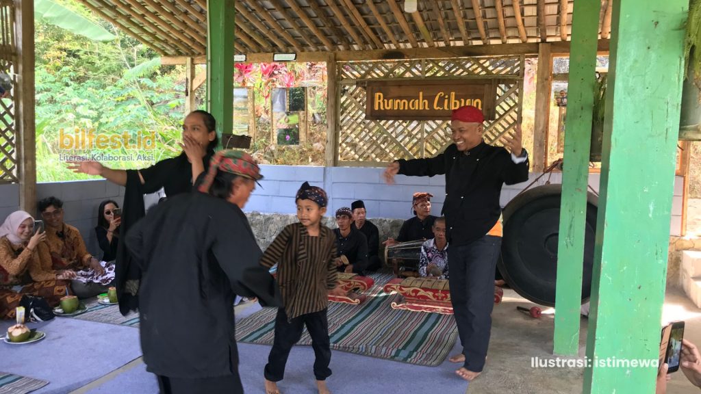 Kenduren Budaya Dukuh Tjiboen “Nyore Sandikala” Sukses Digelar, Hidupkan Kembali Tradisi Lereng Gunung Slamet